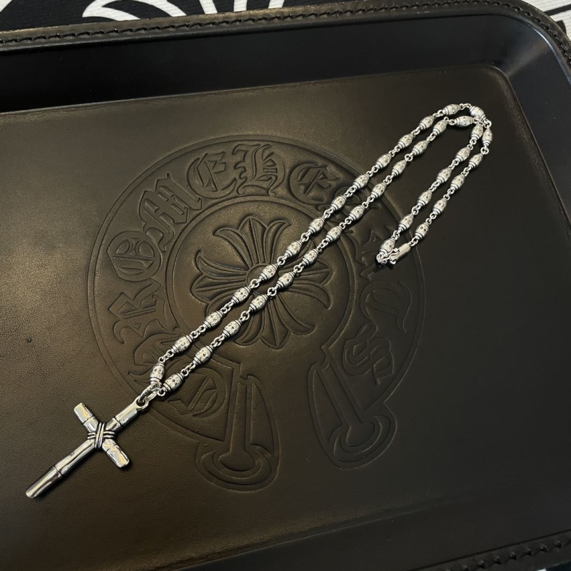 Ch**me He**ts necklaces